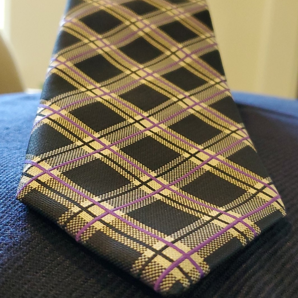 Dockers purple tie
